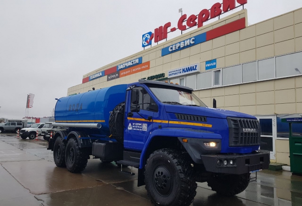 автоцистерна урал